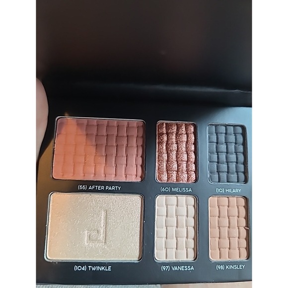 Doucce POSH POWDER PALETTE 6 shade Blush Highlighting Face Palette Full Size New - Picture 1 of 3